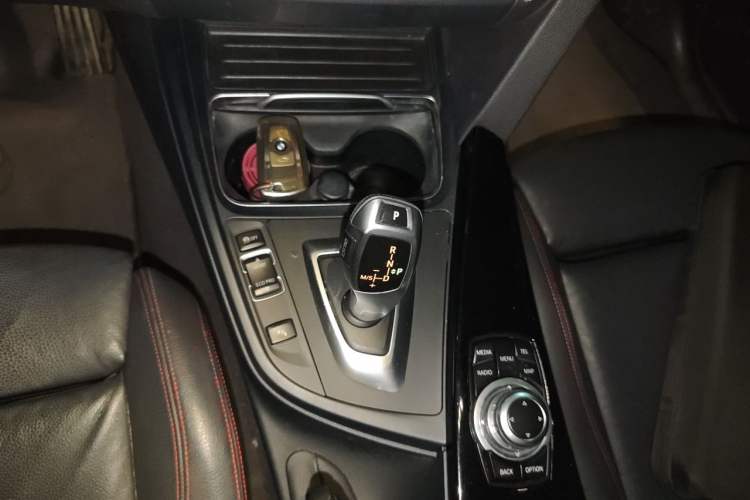 Used BMW 3 Series GT 2016 320i Design Package Edition Gear Lever