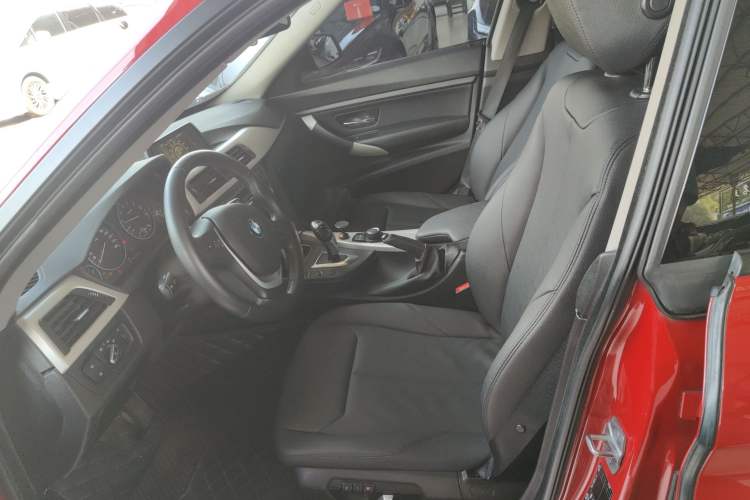 Used BMW 3 Series GT 2016 320i Fashion Model Left Front Seat