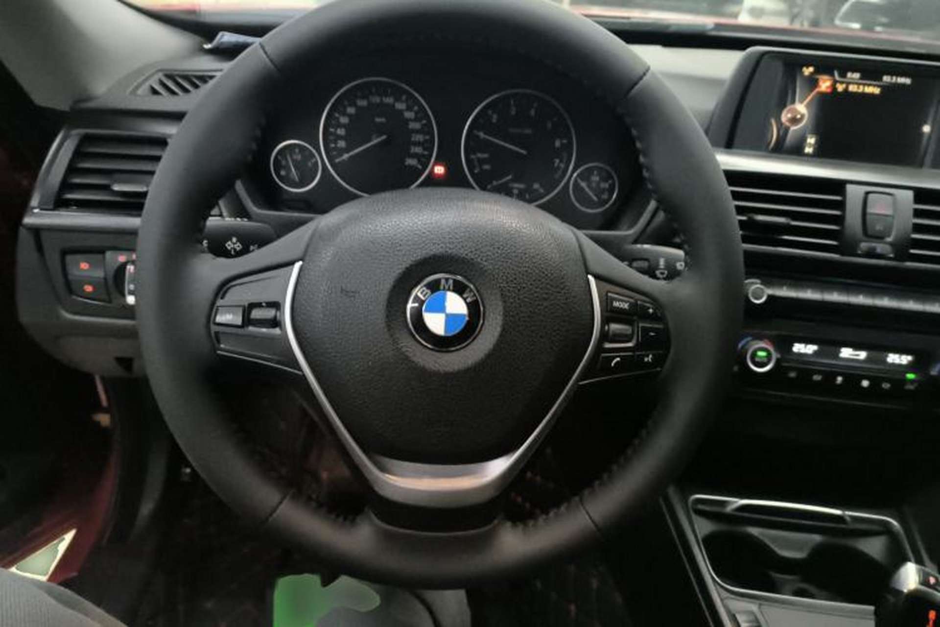 Used BMW 3 Series GT 2016 320i Fashion Model Steering Wheel