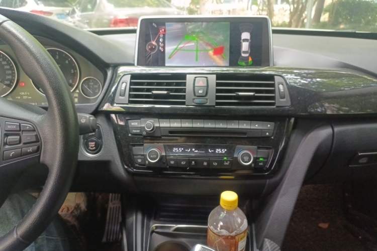 Used BMW 3 Series GT 2016 320i Fashion Model Audio And AC Panel