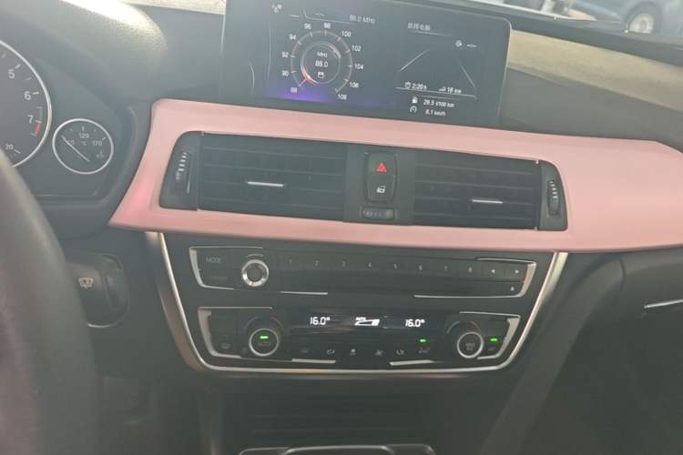 Used BMW 3 Series GT 2016 320i Fashion Model Audio And AC Panel