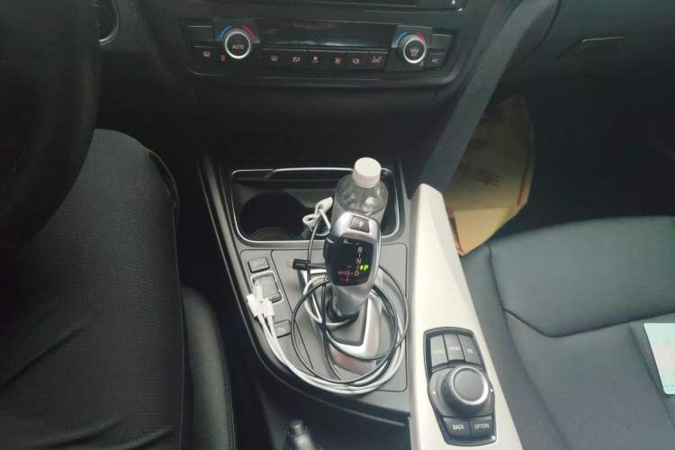 Used BMW 3 Series GT 2016 320i Fashion Model Audio And AC Panel