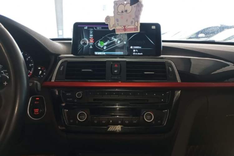 Used BMW 3 Series GT 2016 320i Fashion Model Audio And AC Panel