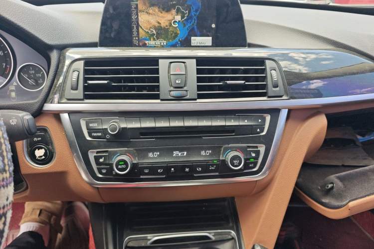 Used BMW 3 Series GT 2016 320i Design Package Edition Audio And AC Panel