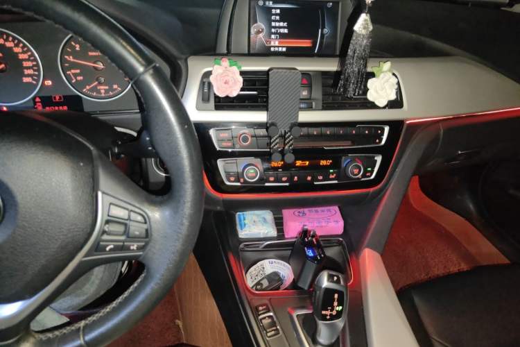 Used BMW 3 Series GT 2016 320i Fashion Model Audio And AC Panel