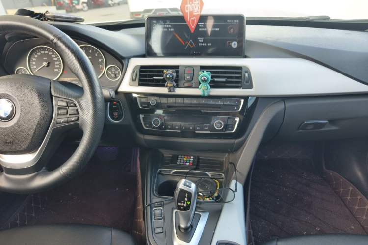 Used BMW 3 Series GT 2016 320i Fashion Model Audio And AC Panel