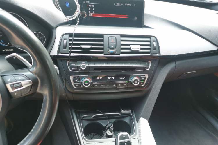Used BMW 3 Series GT 2016 328i Design Package Model Audio And AC Panel