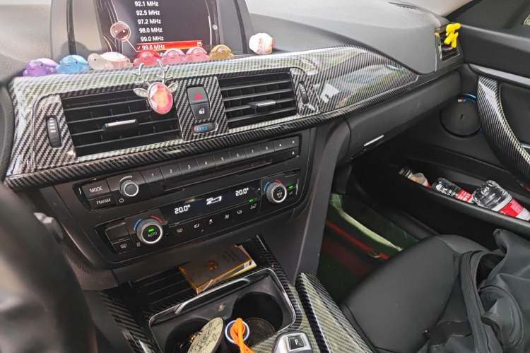 Used BMW 3 Series GT 2016 320i Fashion Model Audio And AC Panel