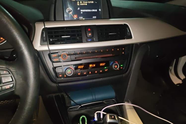 Used BMW 3 Series GT 2016 320i Fashion Model Audio And AC Panel
