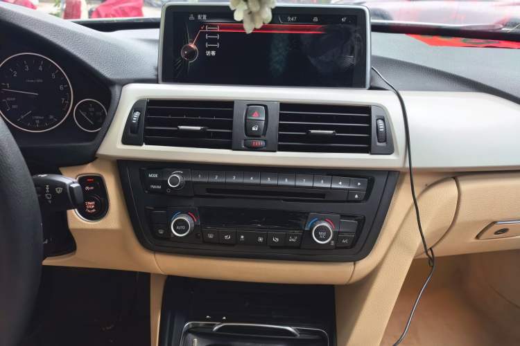 Used BMW 3 Series GT 2016 320i Fashion Model Audio And AC Panel