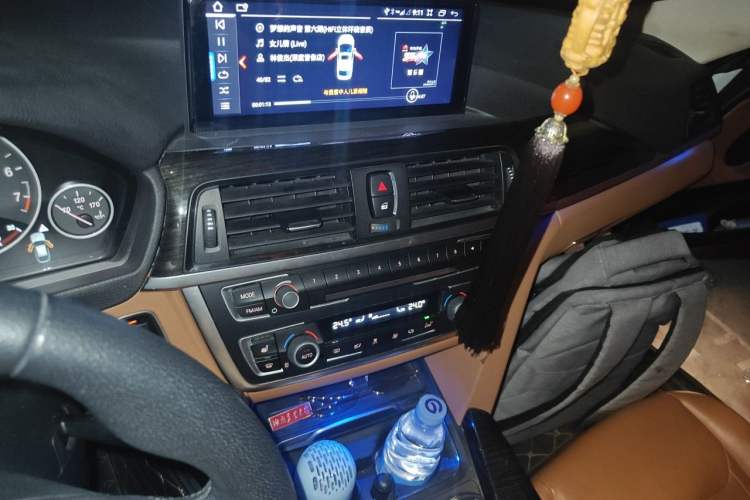 Used BMW 3 Series GT 2016 320i Design Package Edition Audio And AC Panel