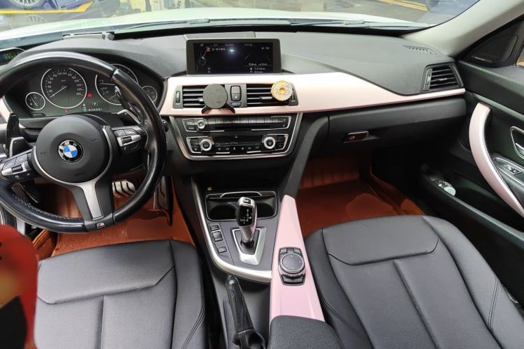 Used BMW 3 Series GT 2016 320i Fashion Model Center Console
