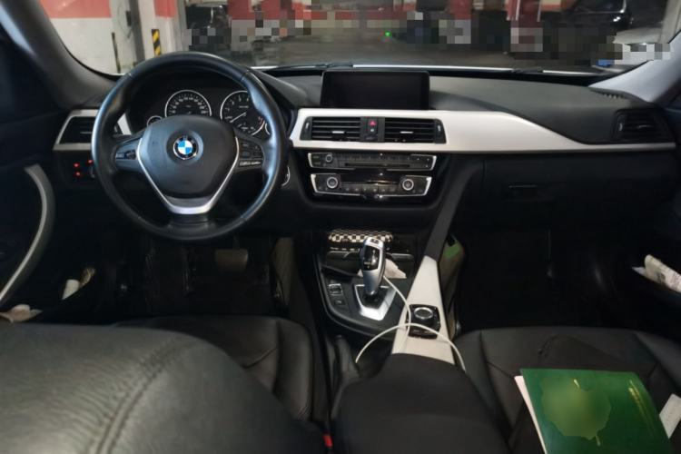 Used BMW 3 Series GT 2016 320i Fashion Model Center Console