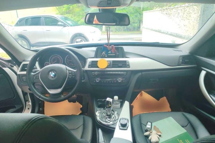 Used BMW 3 Series GT 2016 320i Fashion Model Center Console