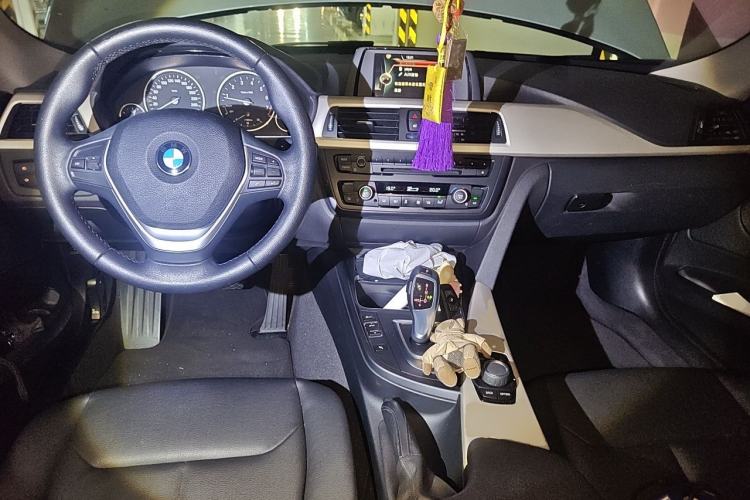 Used BMW 3 Series GT 2016 320i Fashion Model Center Console