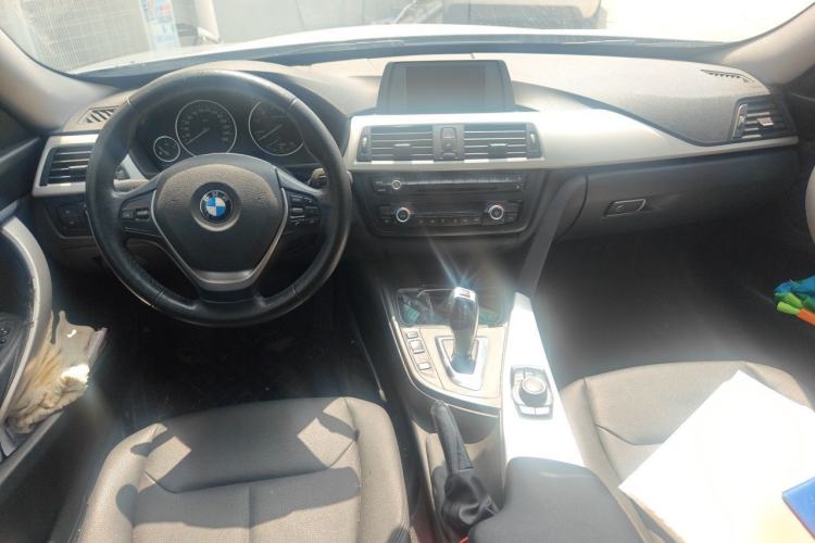Used BMW 3 Series GT 2016 320i Fashion Model Center Console