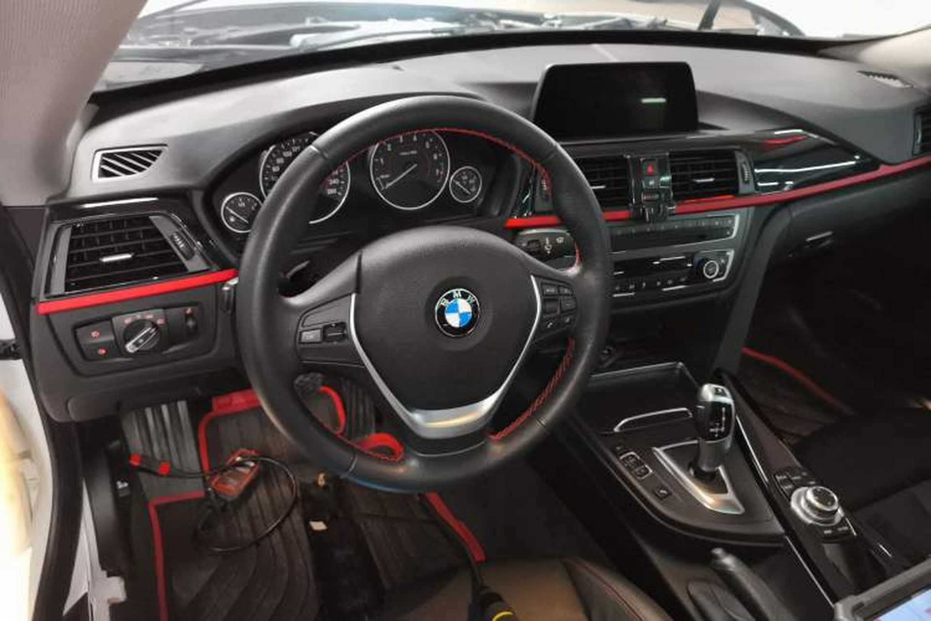 Used BMW 3 Series GT 2016 320i Design Package Edition Center Console
