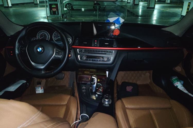 Used BMW 3 Series GT 2016 320i Design Package Edition Center Console