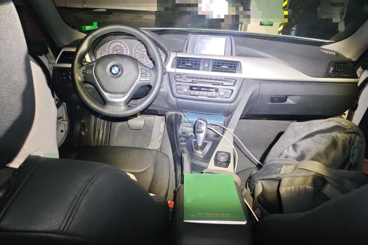 Used BMW 3 Series GT 2016 320i Fashion Model Center Console