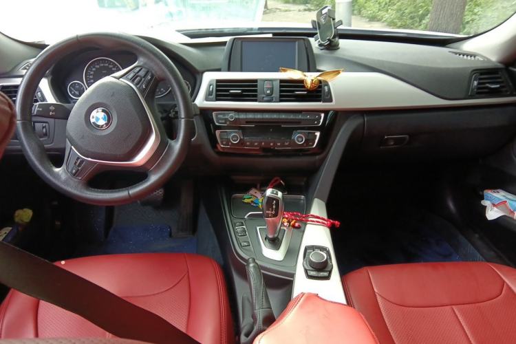 Used BMW 3 Series GT 2016 320i Fashion Model Center Console