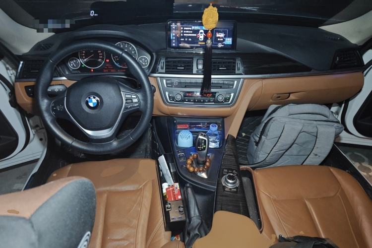 Used BMW 3 Series GT 2016 320i Design Package Edition Center Console