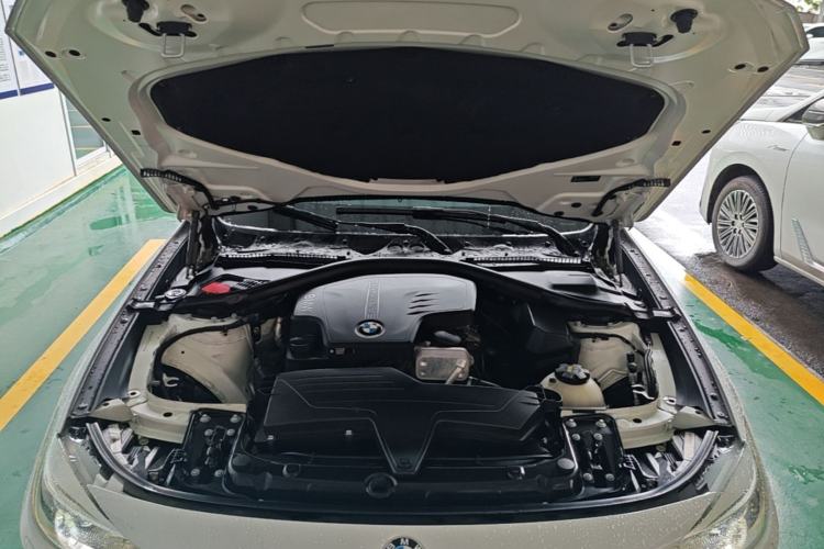 Used BMW 3 Series GT 2016 320i Fashion Model Engine Bay
