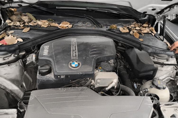 Used BMW 3 Series GT 2016 328i Design Package Model Engine Bay