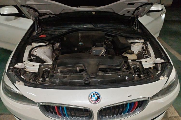 Used BMW 3 Series GT 2016 320i Fashion Model Engine Bay