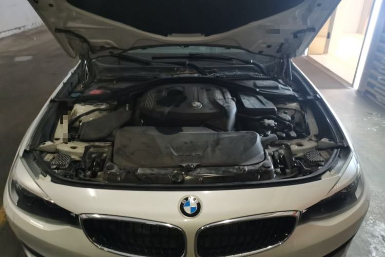 Used BMW 3 Series GT 2016 320i Fashion Model Engine Bay