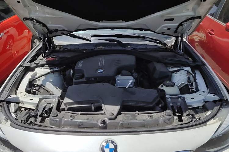 Used BMW 3 Series GT 2016 320i Fashion Model Engine Bay