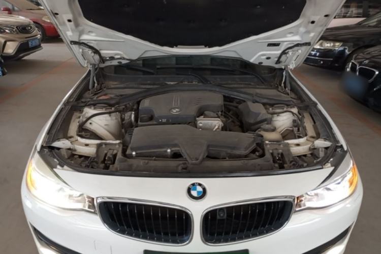 Used BMW 3 Series GT 2016 320i Fashion Model Engine Bay
