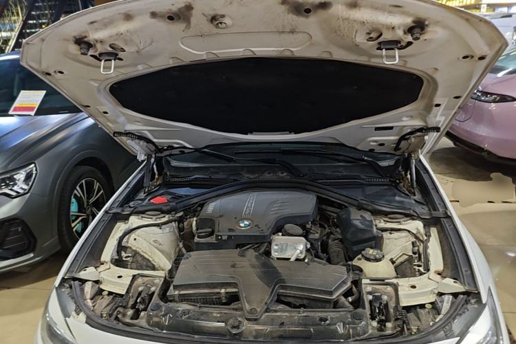 Used BMW 3 Series GT 2016 320i Fashion Model Engine Bay