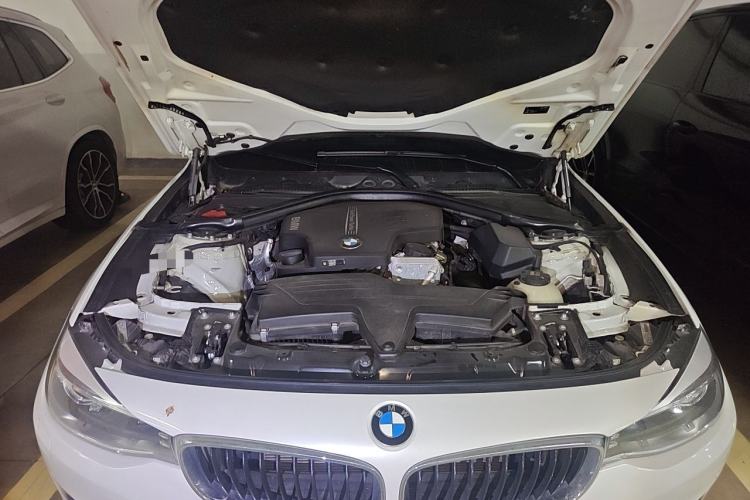 Used BMW 3 Series GT 2016 320i Fashion Model Engine Bay