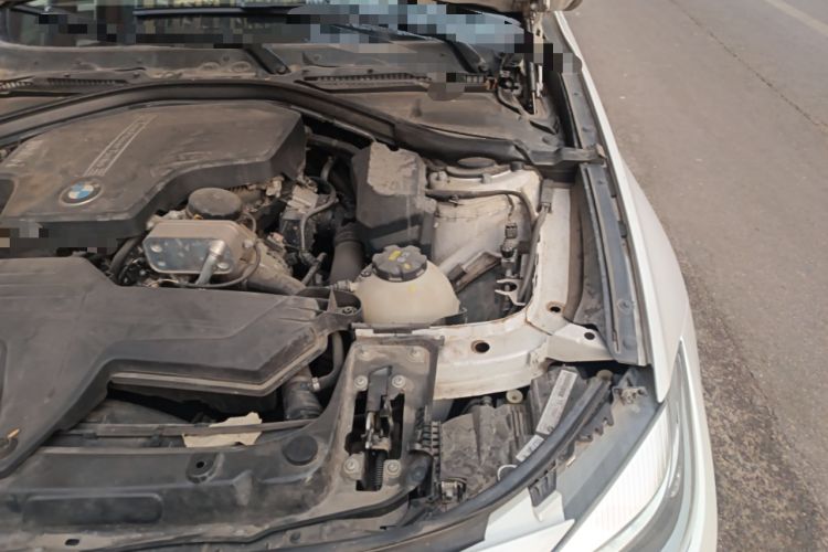 Used BMW 3 Series GT 2016 320i Fashion Model Engine Bay Left