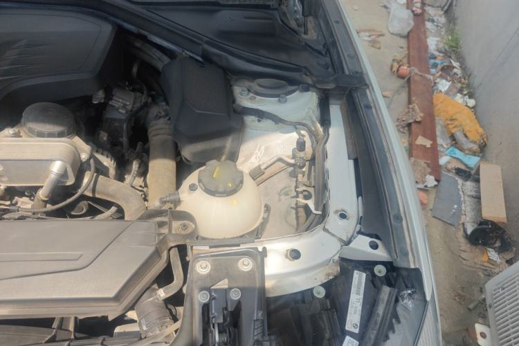 Used BMW 3 Series GT 2016 320i Fashion Model Engine Bay Left