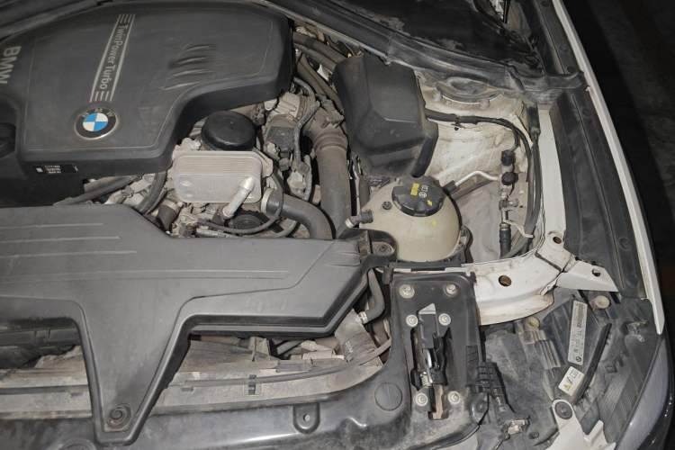 Used BMW 3 Series GT 2016 320i Design Package Edition Engine Bay Left