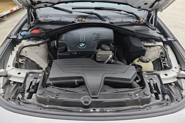 Used BMW 3 Series GT 2016 320i Fashion Model Engine Bay