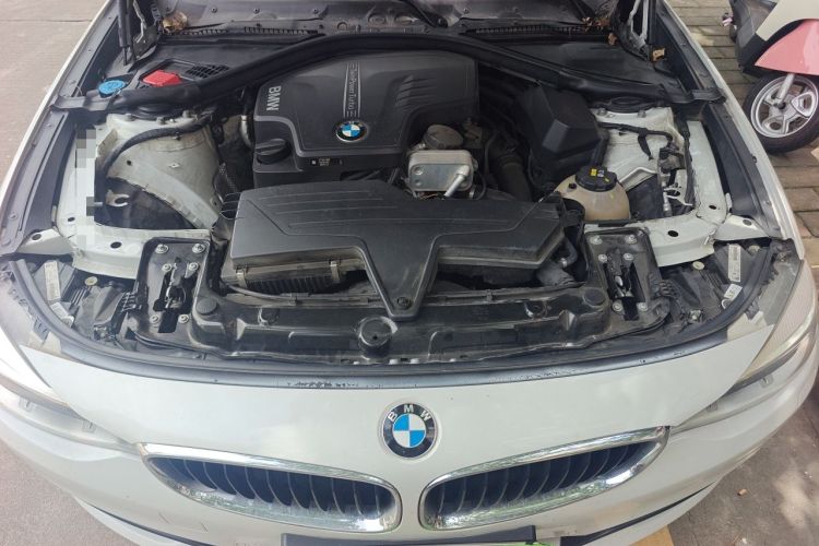 Used BMW 3 Series GT 2016 320i Fashion Model Engine Bay