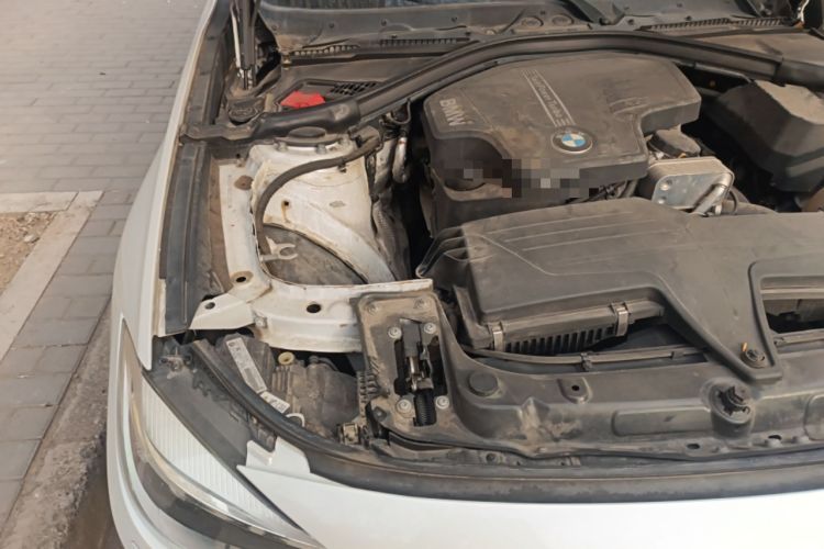Used BMW 3 Series GT 2016 320i Fashion Model Engine Bay Right