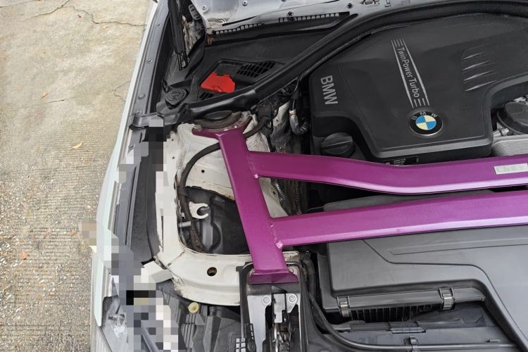 Used BMW 3 Series GT 2016 320i Fashion Model Engine Bay Right