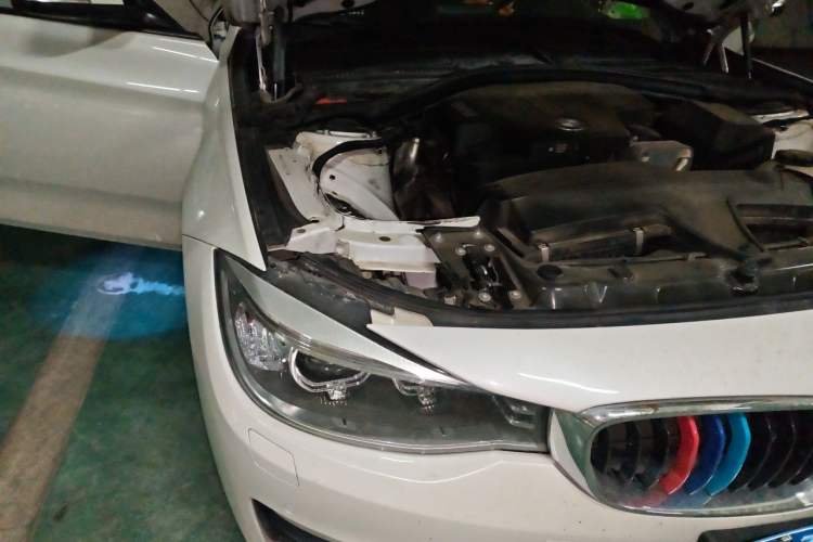 Used BMW 3 Series GT 2016 320i Fashion Model Engine Bay Right