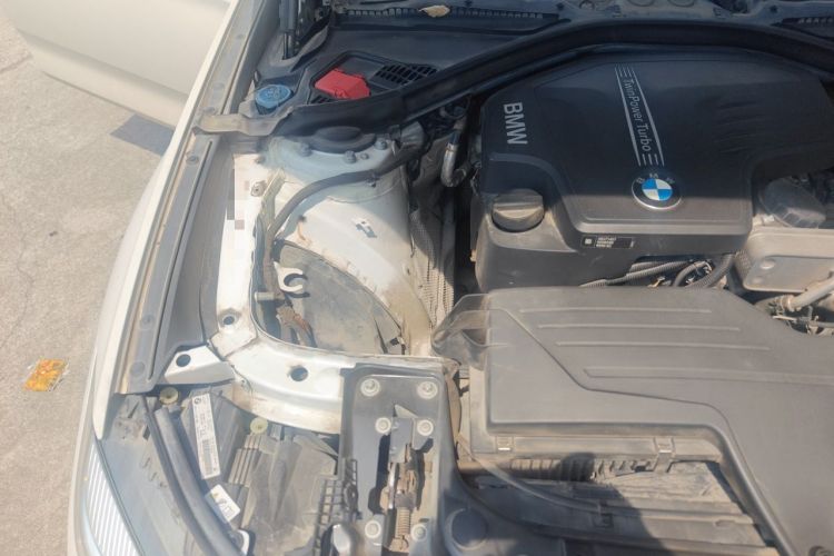 Used BMW 3 Series GT 2016 320i Fashion Model Engine Bay Right