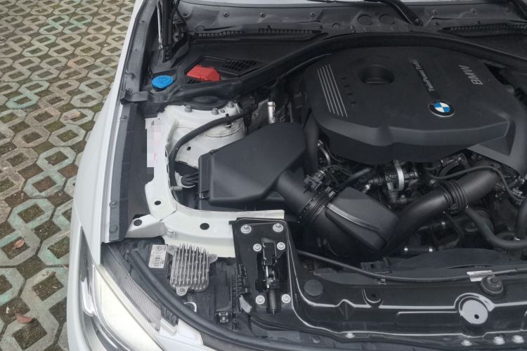 Used BMW 3 Series GT 2016 320i Fashion Model Engine Bay Right