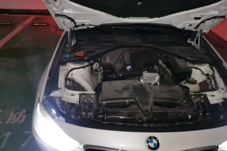Used BMW 3 Series GT 2016 320i Fashion Model Engine Bay Right