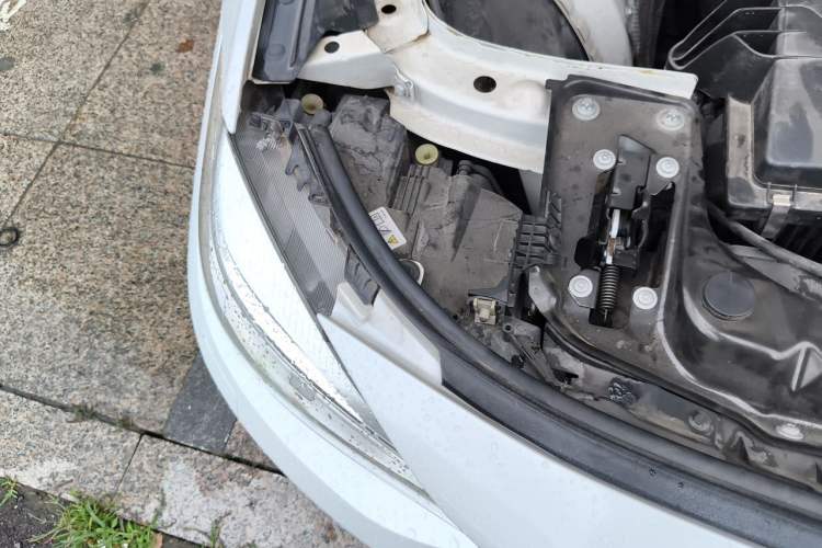 Used BMW 3 Series GT 2016 320i Fashion Model Engine Bay Right