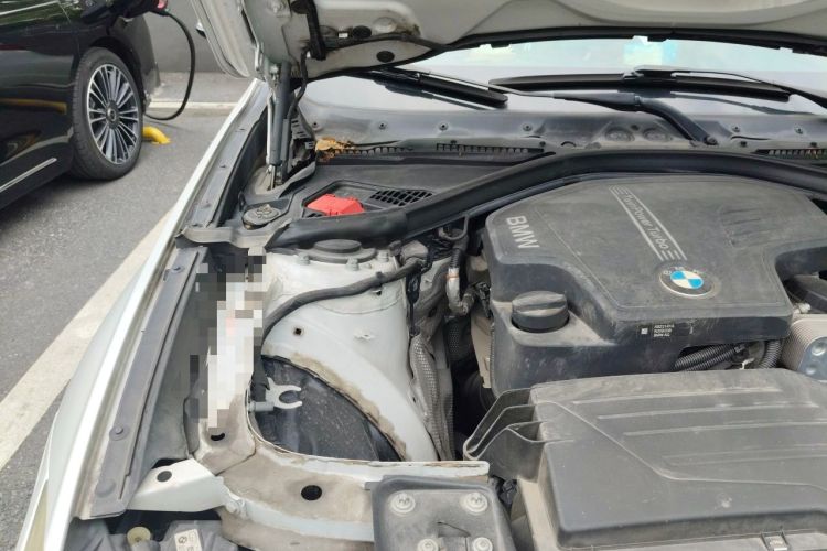 Used BMW 3 Series GT 2016 320i Fashion Model Engine Bay Right