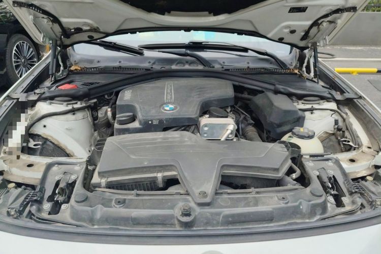 Used BMW 3 Series GT 2016 320i Fashion Model Engine Bay