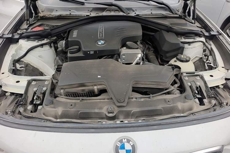 Used BMW 3 Series GT 2016 320i Design Package Edition Engine Bay