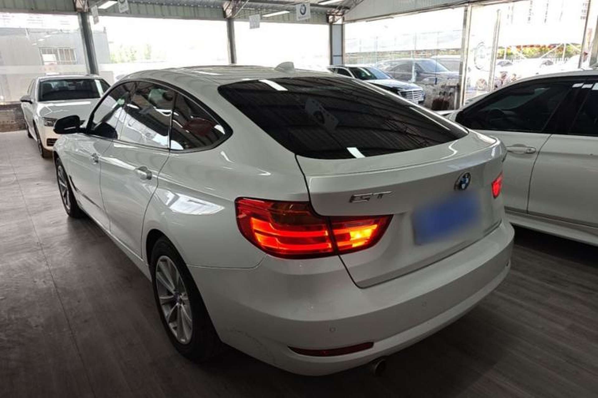 Used BMW 3 Series GT 2016 320i Fashion Model Exterior 2