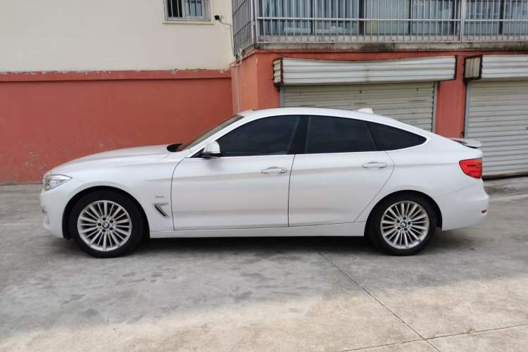 Used BMW 3 Series GT 2016 320i Design Package Edition Exterior 3